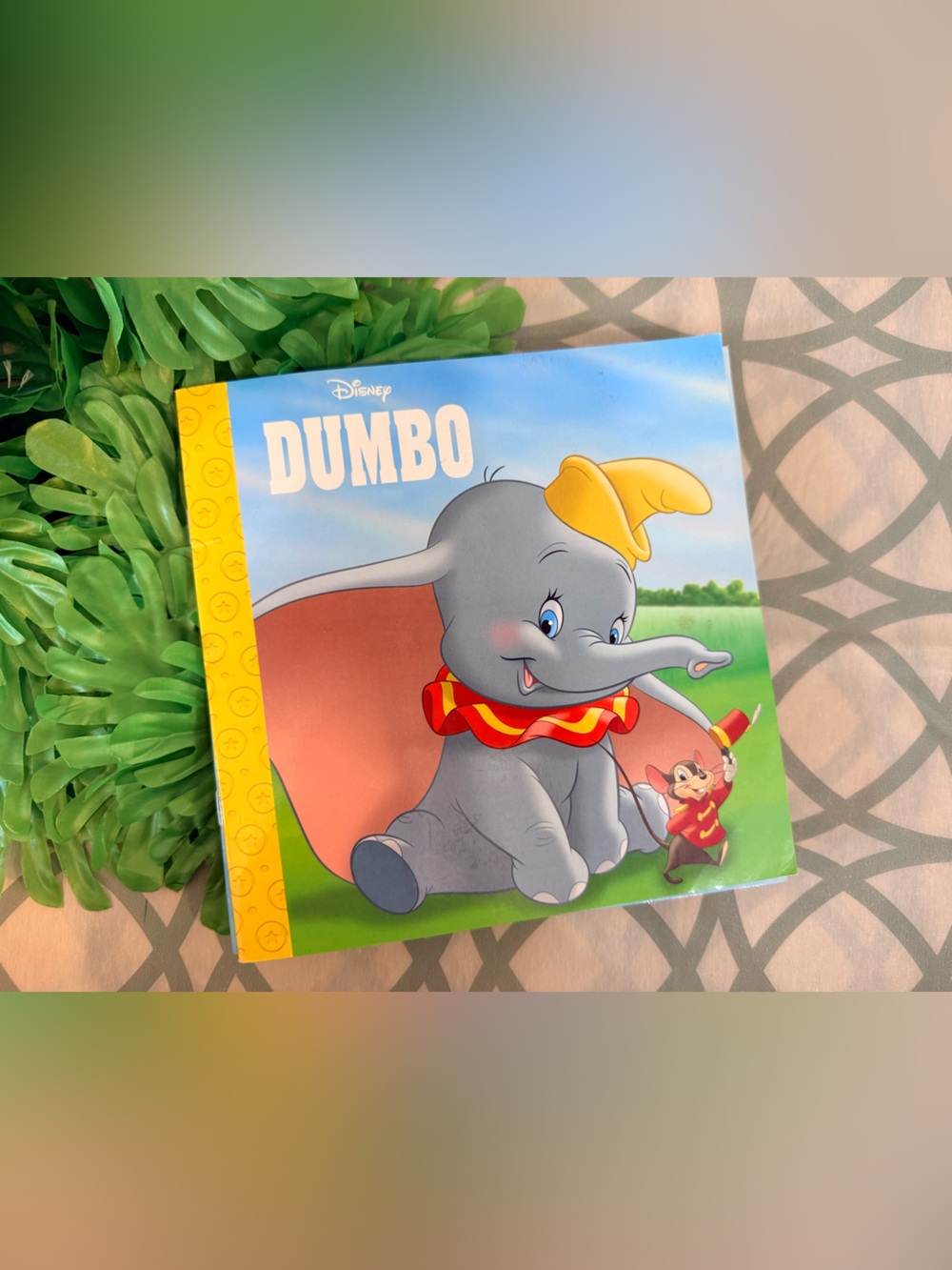 10/$25 • Disney Dumbo Paperback